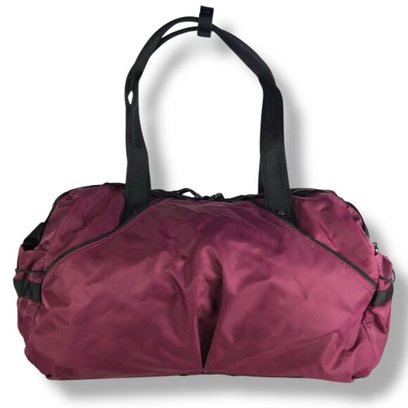 Lululemon Athletica Extra Mile Duffle Gym Yoga Travel Bag Weekender Crossbody - Picture 4 of 16